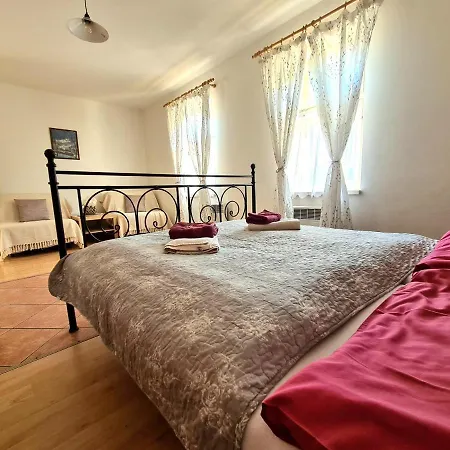 Appartement Uzkokolejky - Alber